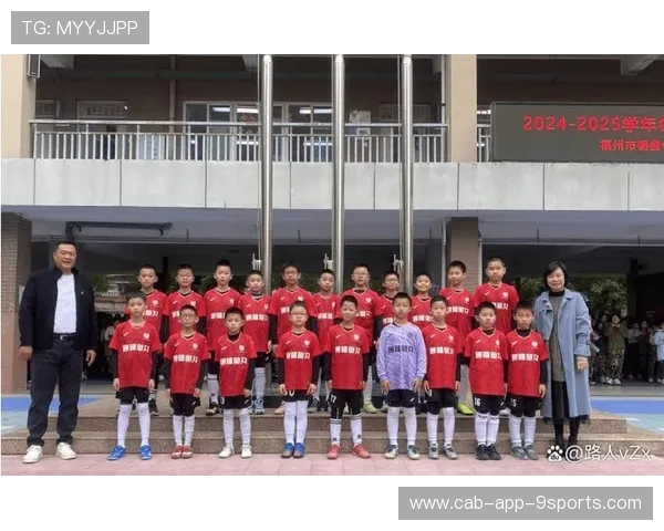 足球俱乐部在青训中推行透明晋升制度与成长档案管理，足球俱乐部青训招生2021